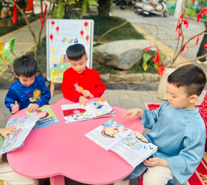 Trải nghiệm đọc sách tại chợ Tết